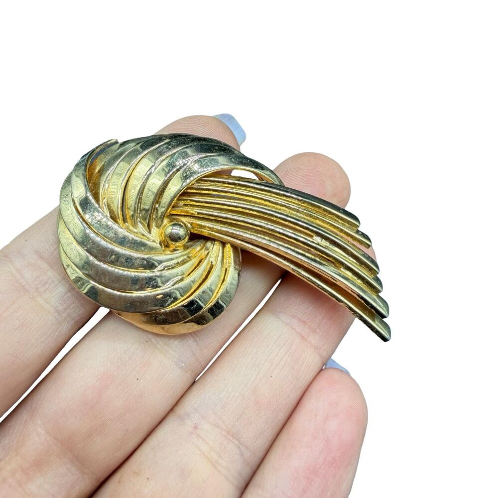 Vintage Jewelry Shooting Star Brooch Gold Tone pin